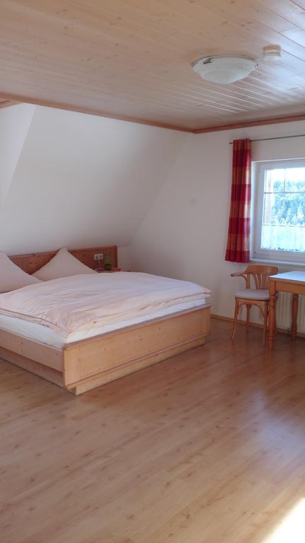 Pension Forsthaus Taele - Das Gaestehaus Vom Schwarzwaldgasthaus Salenhof Titisee-Neustadt Eksteriør bilde